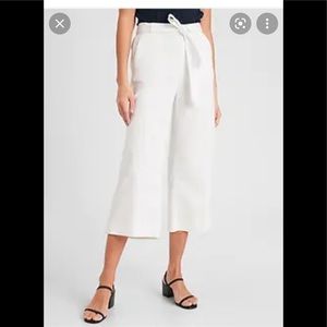 White linen banana republic wide leg pants, size 8